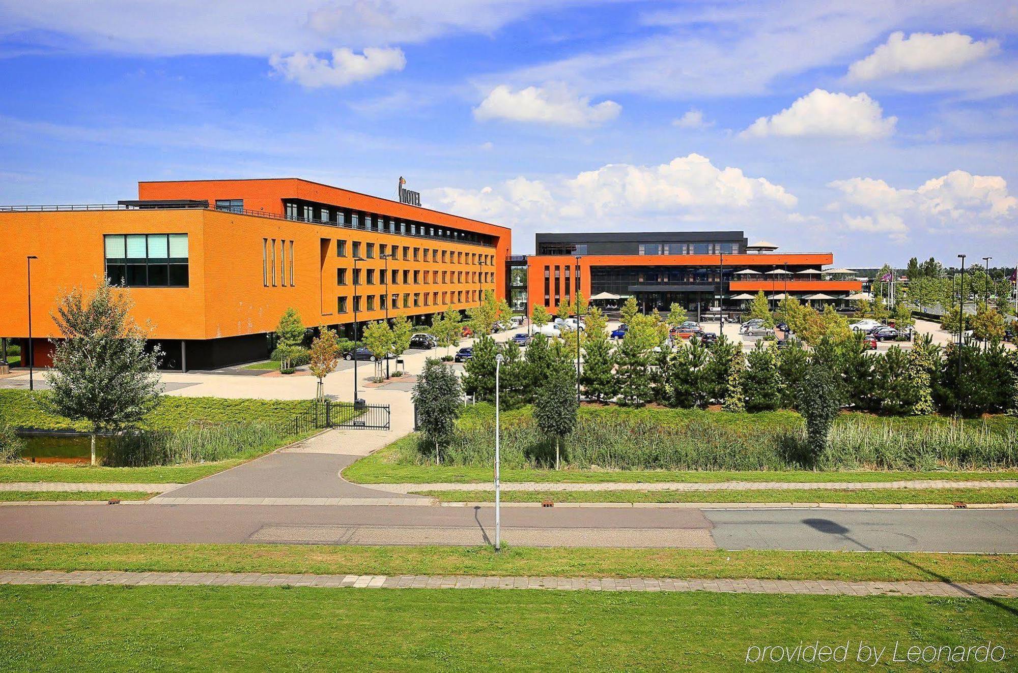 Van Der Valk Hotel Almere Exterior foto